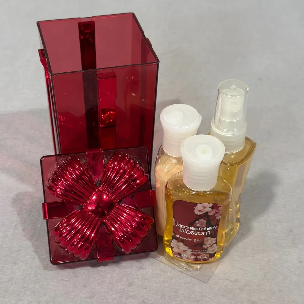 Bath & Body Works Japanese Cherry Blossom Travel Gift Set Red Box 3 Piece 2oz
